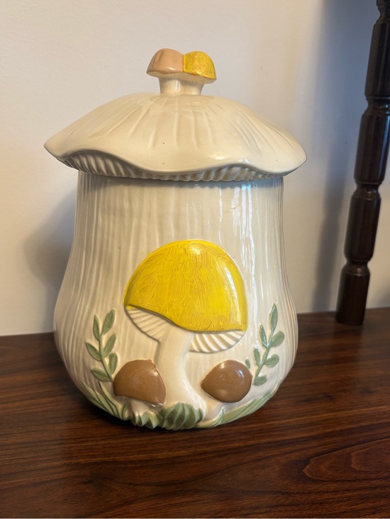 Other - Vintage Arnels Mushroom Ceramic canister